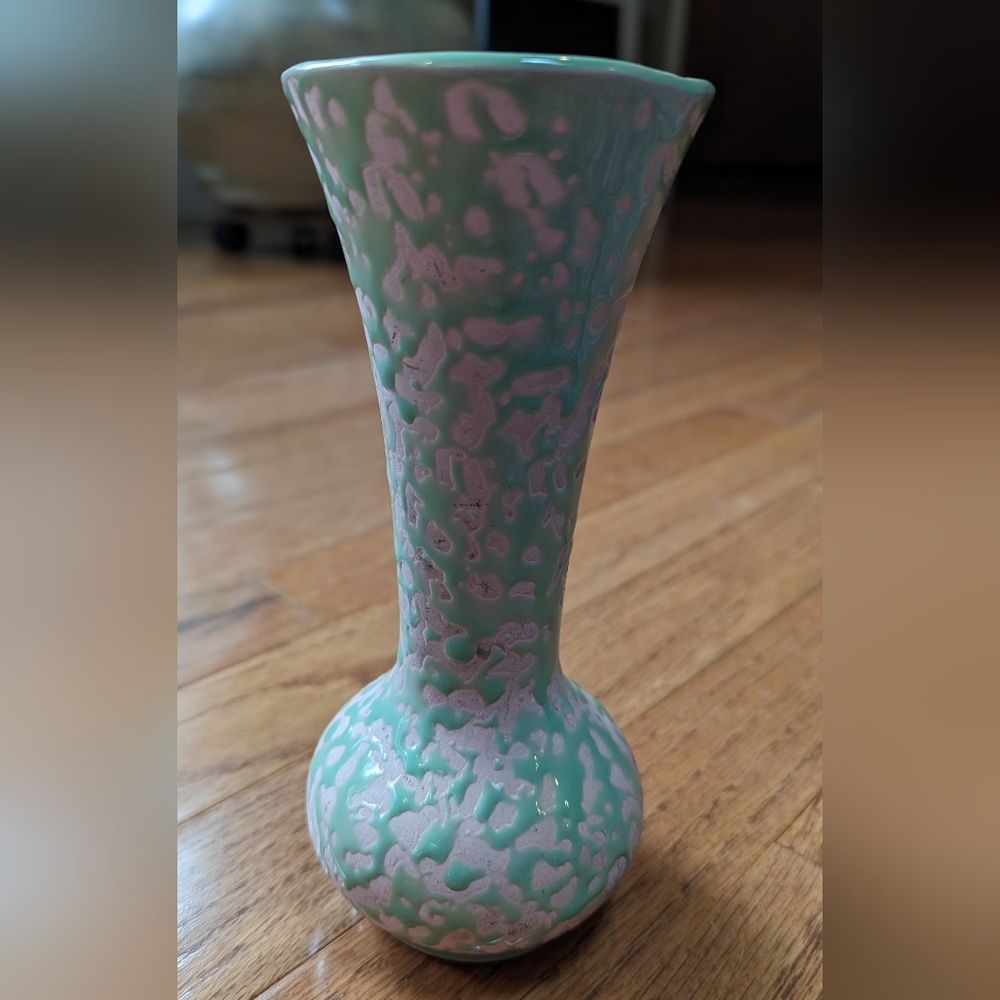 Vintage McCoy Brocade Retro Modern Green Splatter on Matte Pink Bud Vase